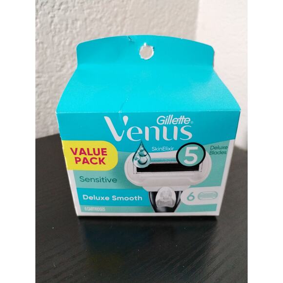 Venus Deluxe Smooth (6 cartridge refills unopened) - Picture 1 of 4